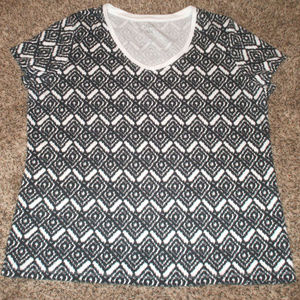 Black/White Geometric Print Tee Shirt